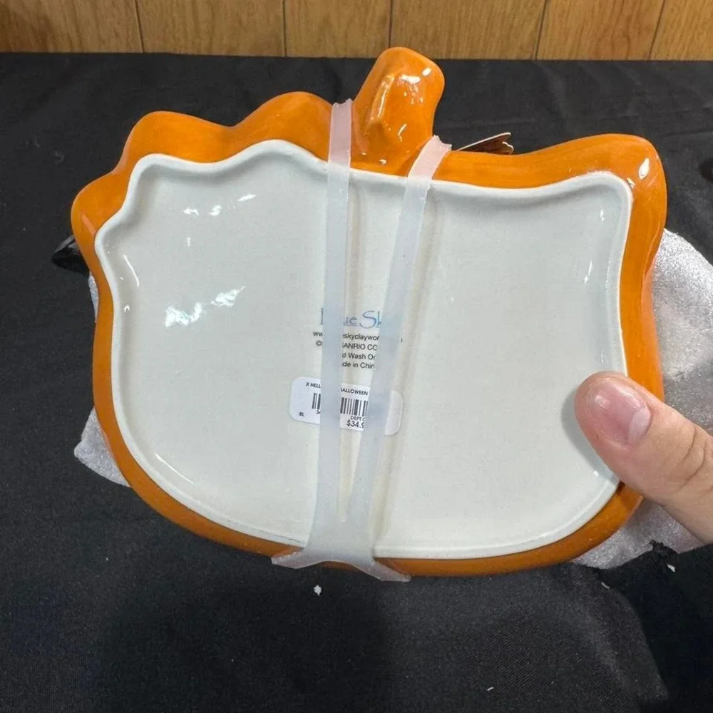 Hello Kitty Halloween bat serving‎ dish set